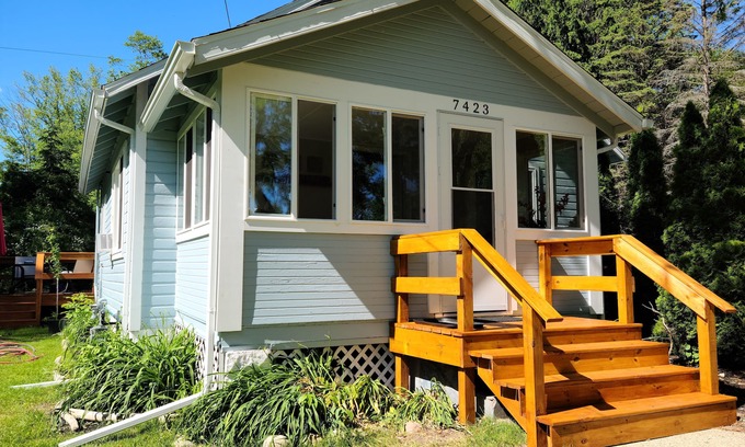 South Haven Cottage | Escape to South Haven's charm, steps away from Lake Michigan & North Beach