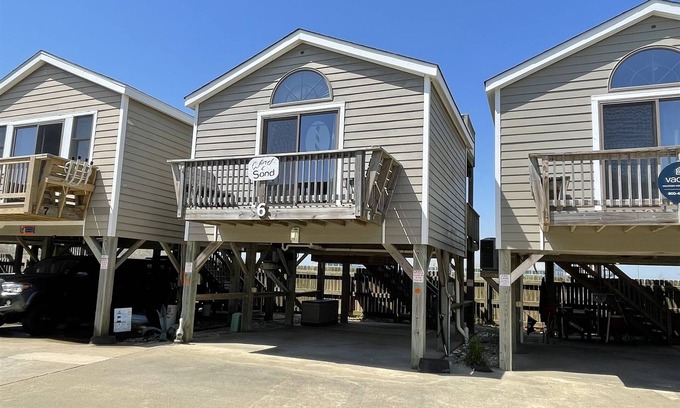 Hatteras Condo | Escape to the Beach to Wind & Sand!