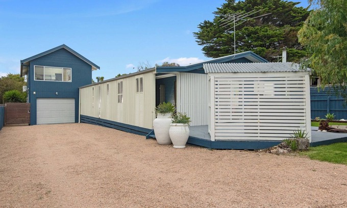 Cape Woolamai House | Escape to the Cape - Cozy family home, 10 min walk to beach - Pet friendly!