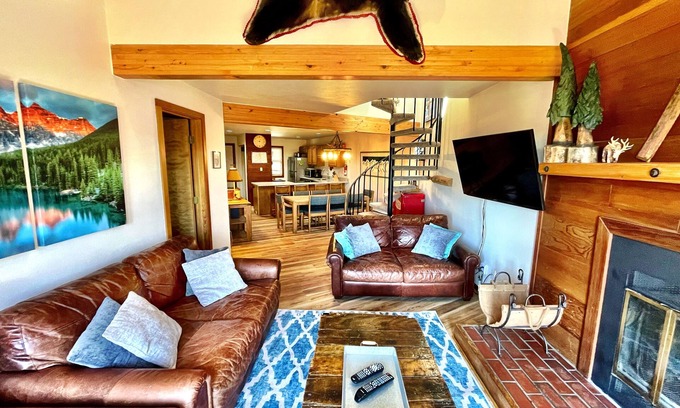 Wildernest Condo | *Escape to the Mountains* Make Memories With Your Friends & Family at Snowscape