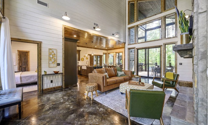 Pickens Cabin | Escape to tranquility of Ouachita Mountains, serene nature awaits for you