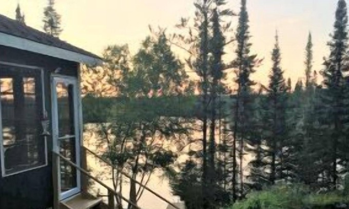 Kenora Cabin | Escape to your ultimate vacation retreat at Two N. Shore Royal Lake Rd., Kenora