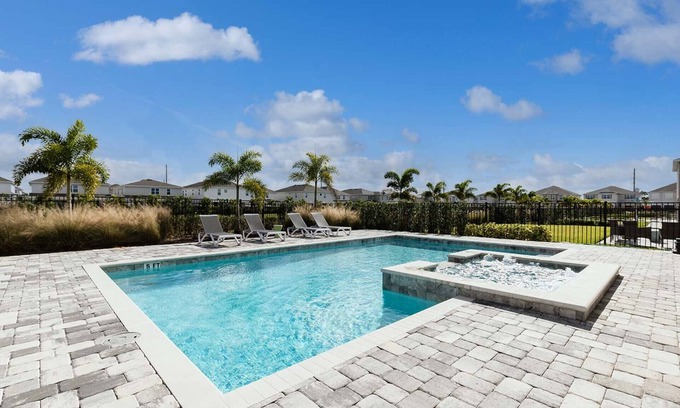 West Kissimmee Villa | Escape & Unwind at Paradise Retreat, Orlando Villa 1000