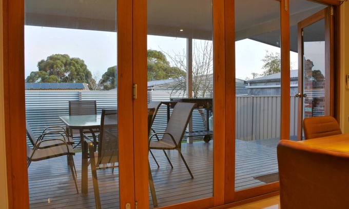 Ballarat East House | Escape With Family and Friends