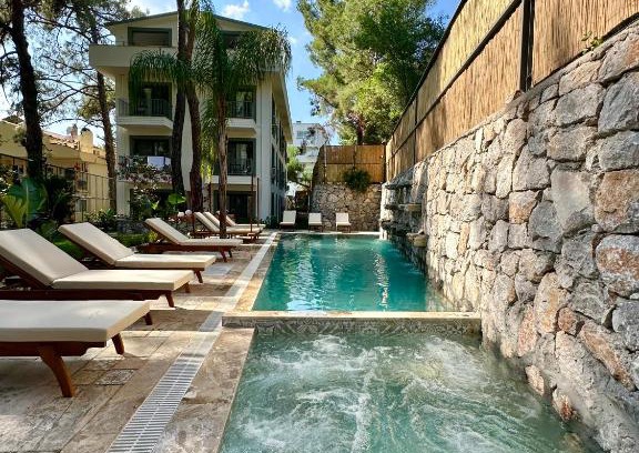 Marmaris City Center Apartment | Esmahan Forest and Pool by Zehra Suites