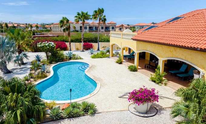 Esmeralda House | Esmeralda 54