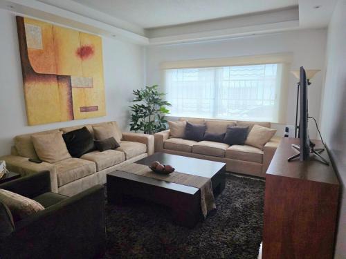 La Condesa House | Espaciosa y acogedora casa en el corazón de la Condesa!