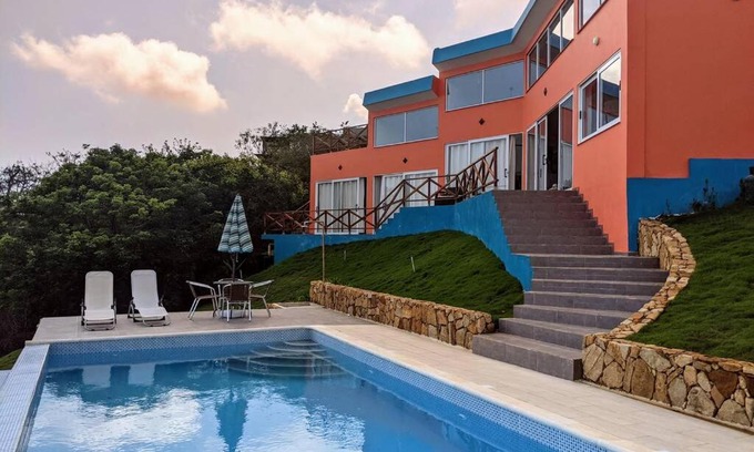 Tubara House | ¡Espectacular casa en Urbanización El Santuario!
