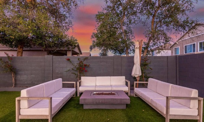 Power Ranch House | Esplanade Experience | BBQ Grill | Modern