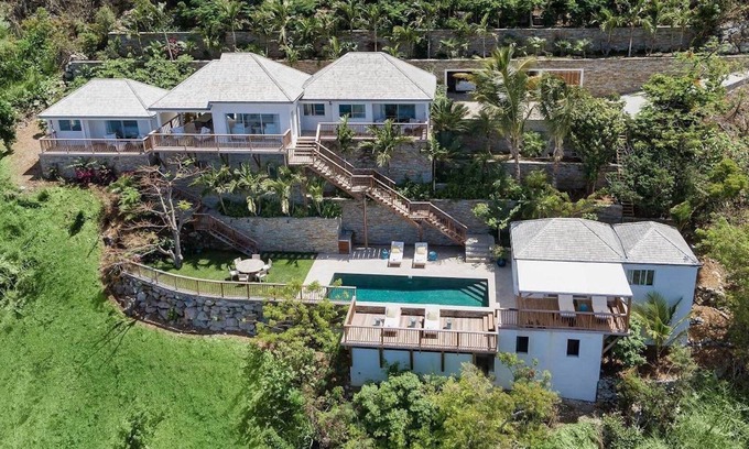 Colombier Villa | Esprit De Roche (1/3 Rooms)