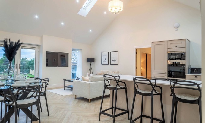 Scaniport Other | Essich Park - 2BR - Hot Tub - Wood Burning Stove