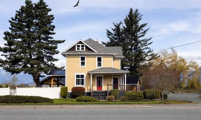 Popkum House | Est. 1912 - Rosedale Heritage Inn – downtown at your doorstep