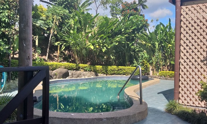 Lautoka House | Established house, sea views & sunsets, pool, privacy, space 15 min walk to city