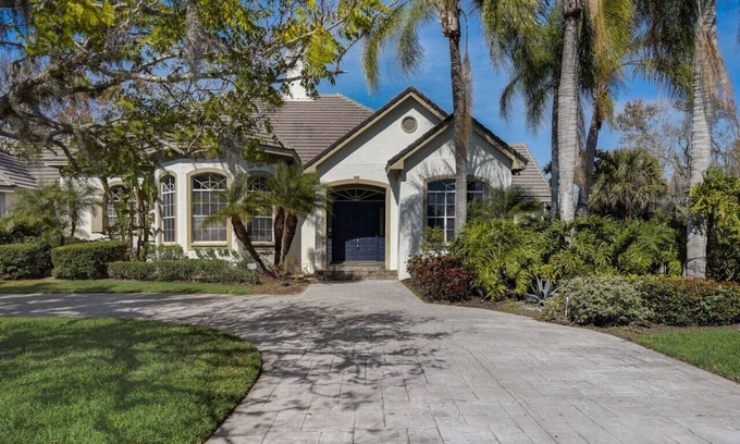 The Meadows House | Estate Living in The Meadows Golf Community