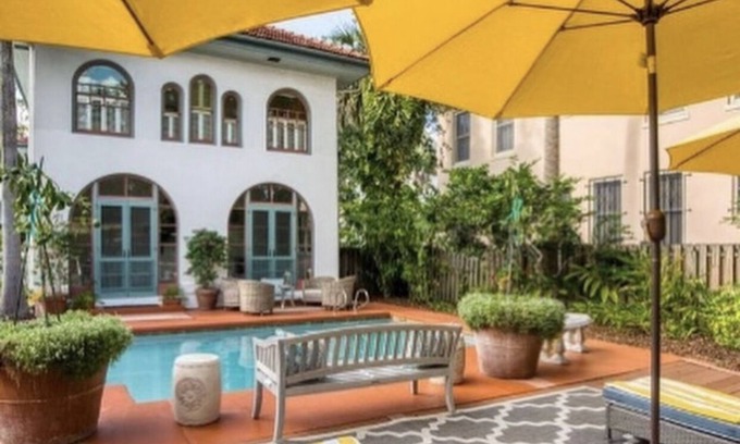 Downtown Historic District House | Estate of Valencia. Historic 10 BR’s in St. Augustine, 2 lux pools 3 kitchens