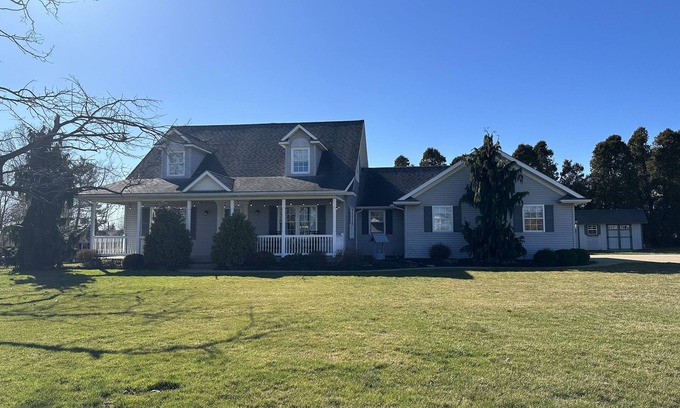 Berlin House | Estate on Market Sleeps up to 10