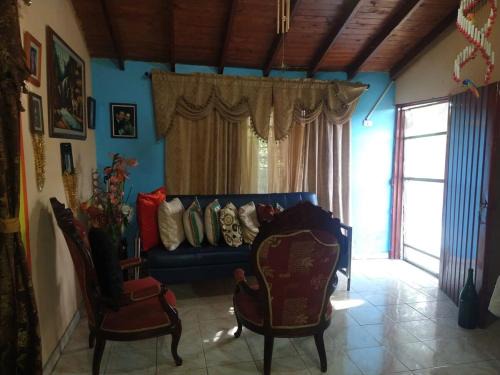 Roldanillo House | Estate with pool for 7 people in Roldanillo