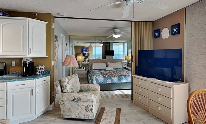 Fort Myers Beach Condo | Estero Beach & Tennis 701B | Beach Views + Fun On-Site Amenities!