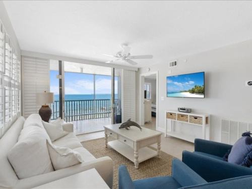 Fort Myers Beach Apartment | Estero Island Beach Villas 601