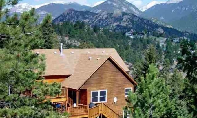 Estes Park House | Estes Mountain Home, Panoramic Mountain & Lake Views, Private Location/Hot Tub