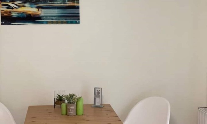 Herne Apartment | Estrella Living Rooms 89 (Paris) - with private bathroom and kitchen