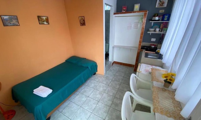 Garzota Apartment | Estudio en Garzota con Cocina y lavanderia Wifi