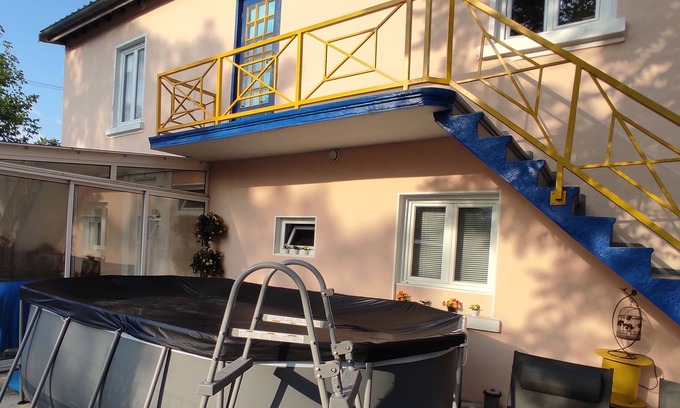 Villeurbanne House | (Et2) La Maison Fleurie: an adorable and peaceful house!