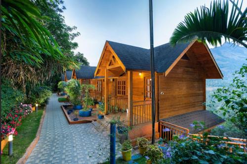 Udumbanchola Resort | Eterno Camellia & Elettaria Resort with Pool