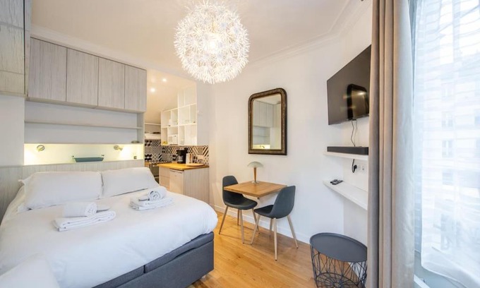 15th Arrondissement Apartment | Etienne pernet - Charming studio with a nice private terrace