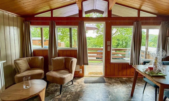 Hastiere Ski Chalet | Etoile Comfort 2p - One Bedroom Chalet, Sleeps 2