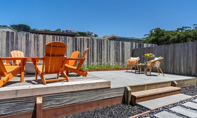 Dillon Beach House | Etoile De Mar: Walk to Beach/Views/Hot Tub/Game Room!