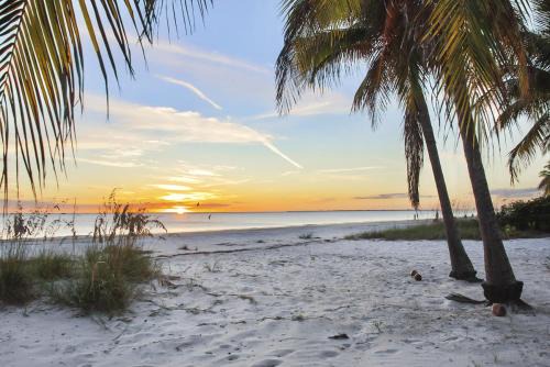Fort Myers Beach House | Eucalyptus A by Sun Palace Vacations