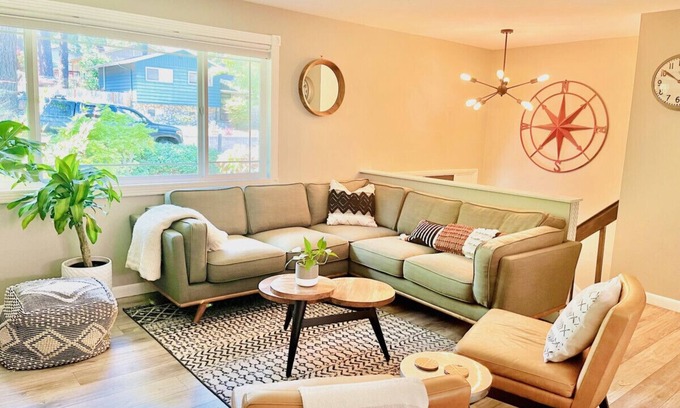 Fox Hollow House | Eugene · Stylish Comfort | Quiet SE Area | Walk to Trails