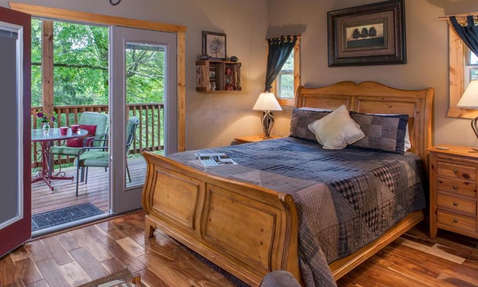 Eureka Springs Cabin | Eureka Sunset Cabins