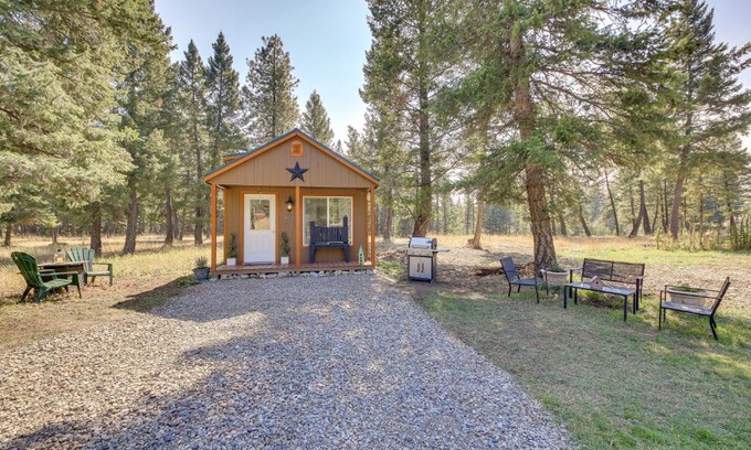 Eureka Apartment | Eureka Vacation Rental Steps to Creek and Fishing!