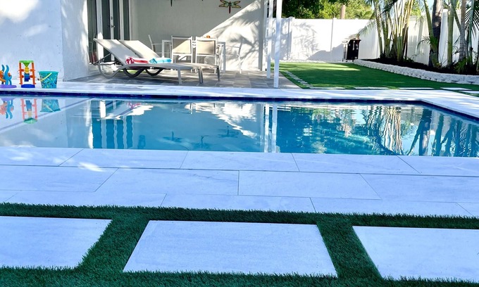 Lighthouse Point House | Euro Flair Home! Near beaches, stores and more!