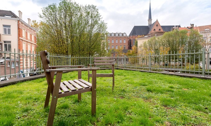 Upper Town Apartment | Europea EU Parliament Terrace Residence
