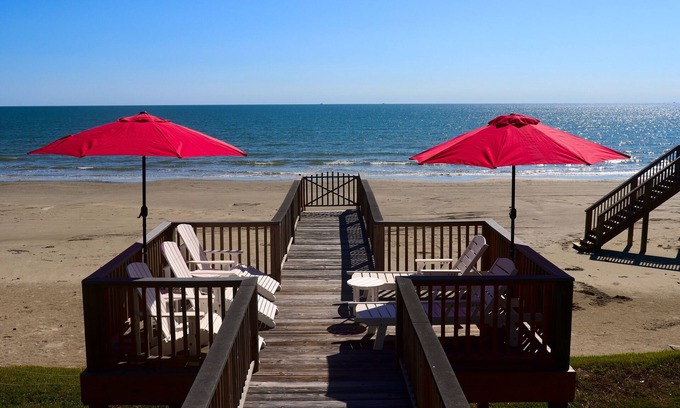 Galveston House | EV Charger-Hot Tub-Arcade -Yard Games-Baby Furniture-Coffee