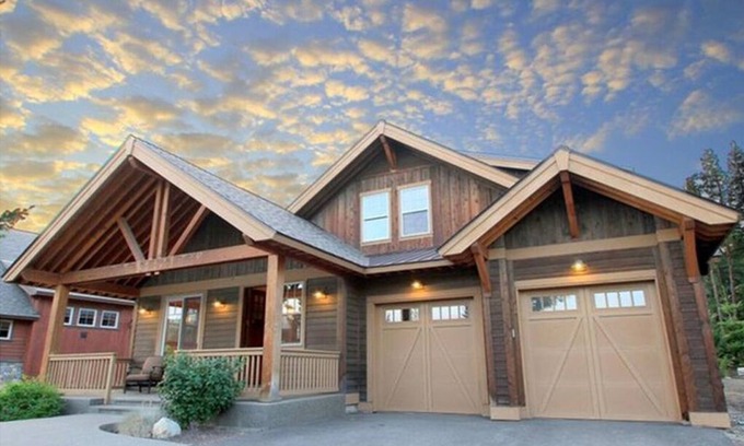 Cle Elum House | EV Charger! HOT TUB! Perfect family getaway in the ❤️ of Suncadia!