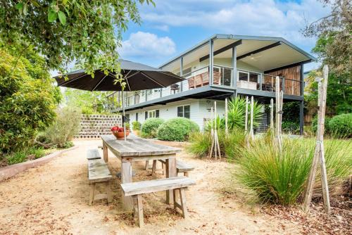 Somers House | Evans Beach Retreat