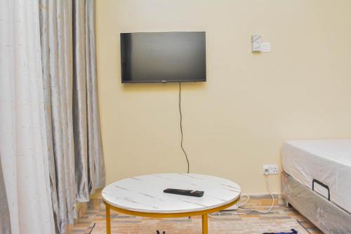 Bamburi Apartment | Evans' Cosy Studio Home