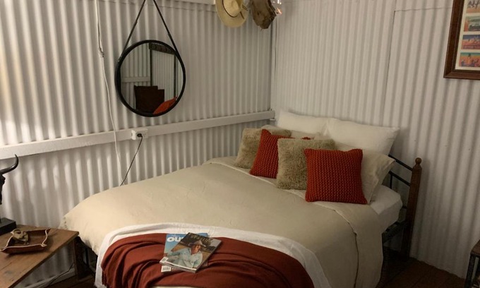 Ilfracombe Bed & Breakfast | Evanston Station