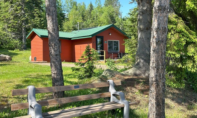 Croftville Cabin | Eve's Place Lakeside Cabin 3