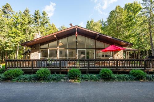 Tobermory Ski Chalet | Evergreen Escape - Tobermory Chalet & Sauna