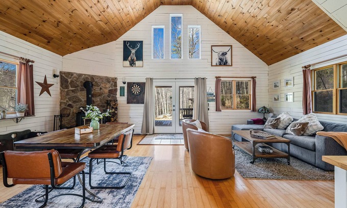 Wardensville House | Evergreen Lake Cottage
