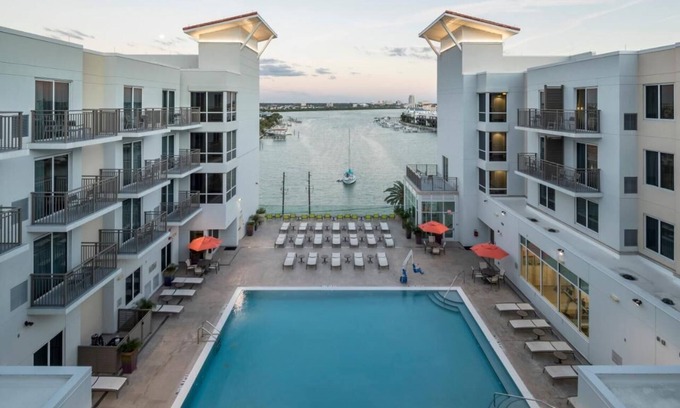 Clearwater Beach Hotel | Everything You Need For The Perfect Vacation! Outdoor Pool, Pet-friendly!