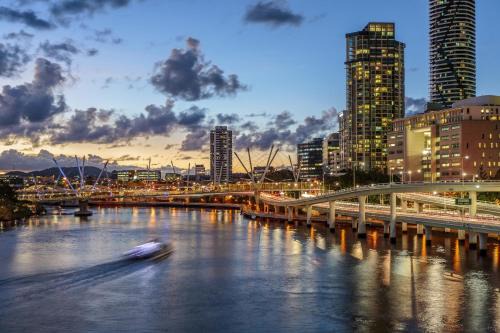 Brisbane Central Business District Apartment | Evolution Apartments