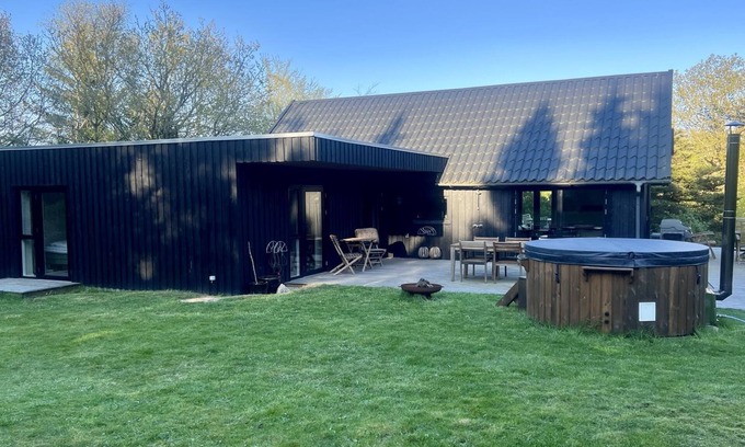 Fur House | "Ewy" - 150m to the fjord by Interhome
