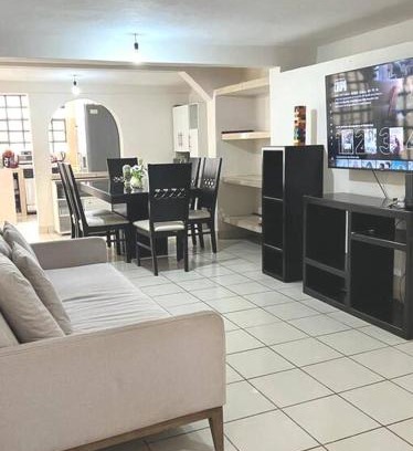 Del Cerrillo Apartment | excelente casa inka con cochera en el centro
