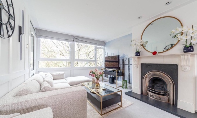 Elephant and Castle Apartment | Excellent 3-Bed Flat In Elephant & Castle